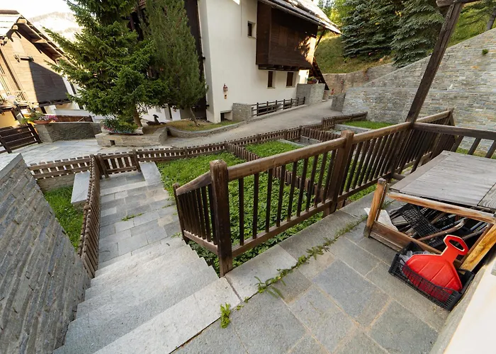 Sestriere Base, Navetta Gratis, Parcheggio Privato Sauze di Cesana